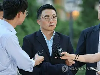 尹前大統領妻の側近を横領罪で起訴　特別検察官