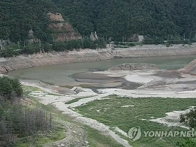 韓国北東部・江陵市で「最悪の干ばつ」　貯水率１５％割り込む