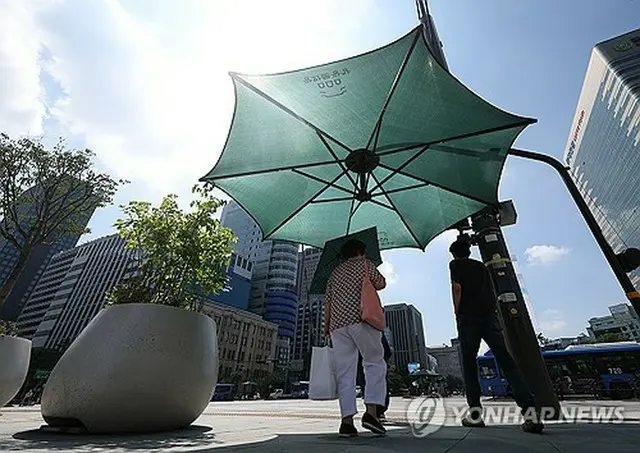 猛暑が続くソウル市内（資料写真）＝（聯合ニュース）