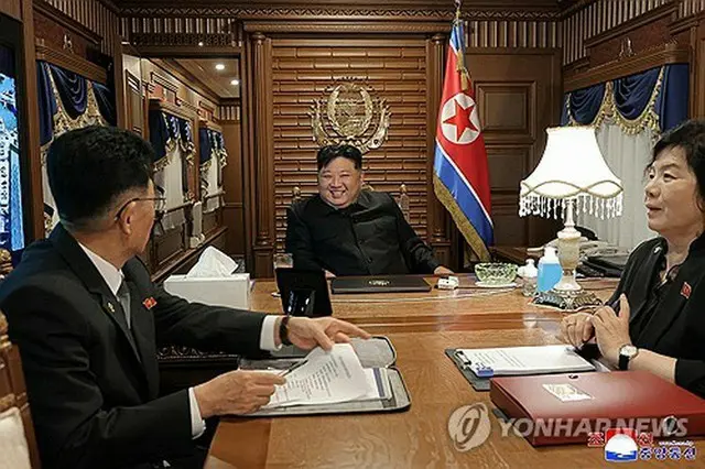 北朝鮮の朝鮮中央通信は２日、金正恩氏が中国・北京で開かれる抗日戦争勝利８０年を記念する行事に出席するため、１日に専用列車で平壌を出発したと報じた＝（朝鮮中央通信＝聯合ニュース）≪転載・転用禁止≫