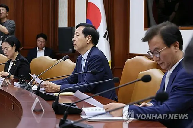 対外経済閣僚会議で発言する具氏＝２日、ソウル（聯合ニュース）