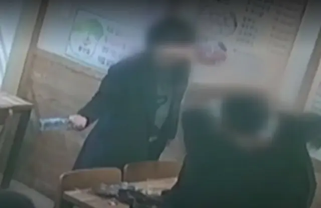 「中国人だけ攻撃」…中国人観光客を足で蹴った男に実刑＝韓国