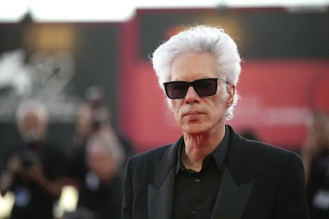イ・ビョンホン主演映画「仕方ない」、ベニス受賞ならず…パク・チャヌク監督「すでに大きな賞をもらった気分」