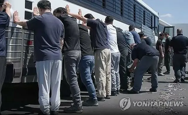 米国の移民当局が公開したジョージア州にある現代自動車工場での不法滞在・就労の取り締まり（米移民・税関捜査局のホームページより）＝（聯合ニュース）≪転載・転用禁止≫