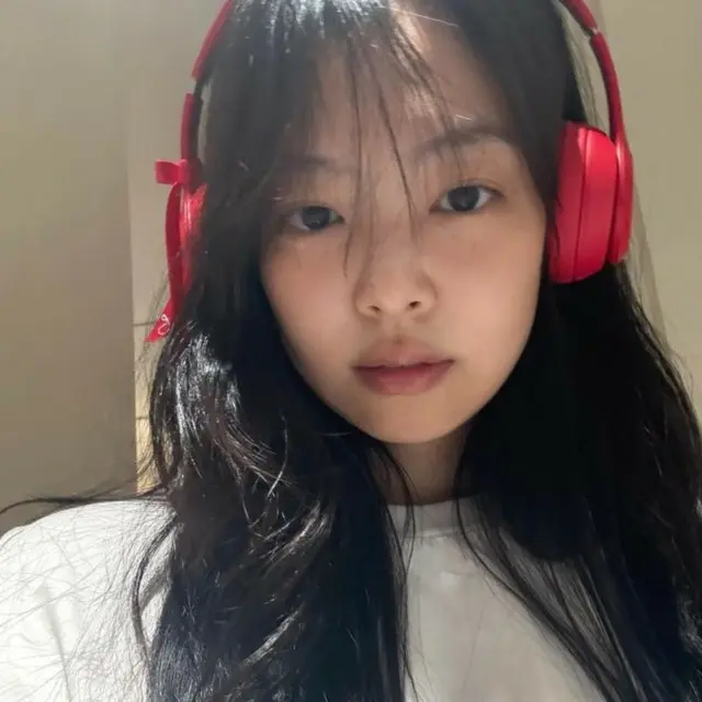 「BLACKPINK」JENNIE、とてもキュートなすっぴん公開