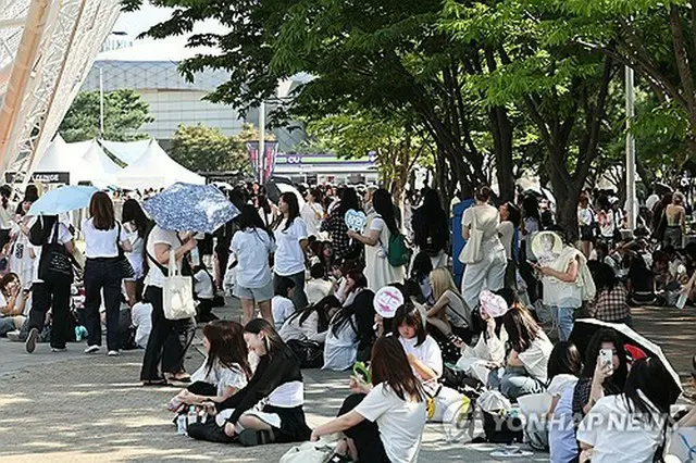 先月１０日、ソウル・オリンピック公園ＫＳＰＯ　ＤＯＭＥ（オリンピック体操競技場）に爆発物を仕掛けたとのファクスが届き、コンサートの観客が避難した＝（聯合ニュース）
