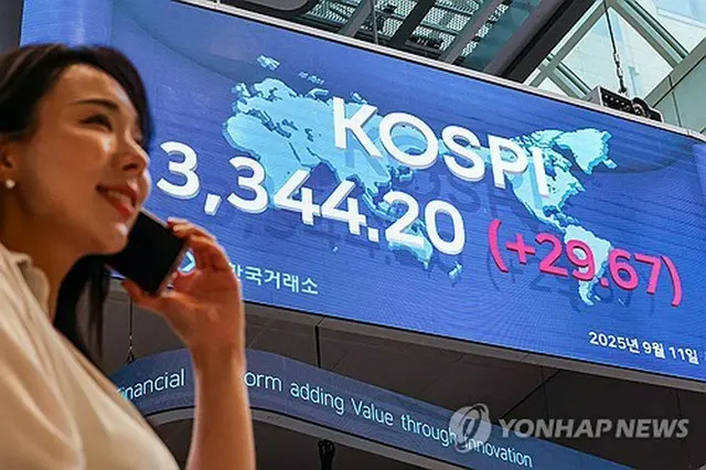 ＫＯＳＰＩが表示された韓国取引所の電光掲示板（資料写真）＝（聯合ニュース）