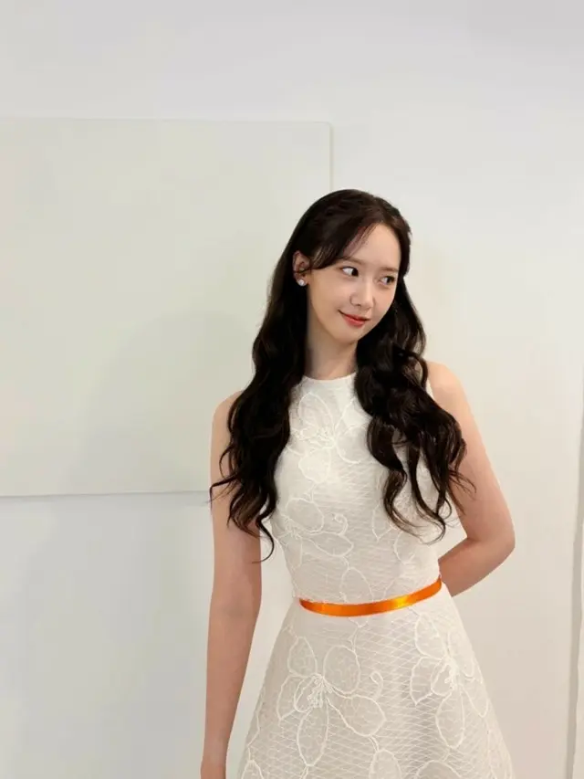 「少女時代」ユナ、“ユンフロディーテ”の国宝級美貌…清純美あふれる01