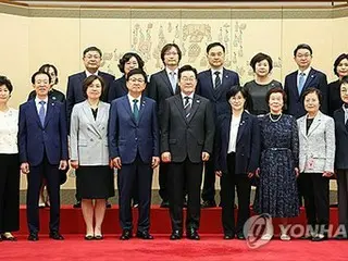 李大統領が教育相・女性相に任命状　就任から１００日で組閣完了