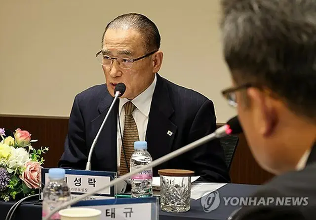 韓国新聞放送編集人協会主催の懇談会に出席した魏聖洛・国家安保室長＝１７日、ソウル（聯合ニュース）