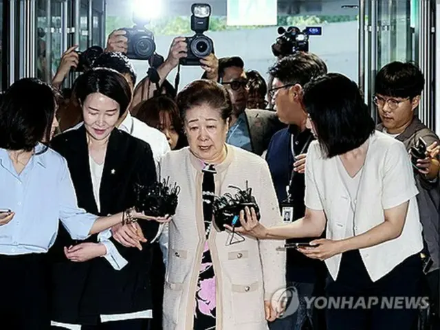 旧統一教会総裁を聴取　逮捕状請求の可能性示唆＝韓国特別検察官