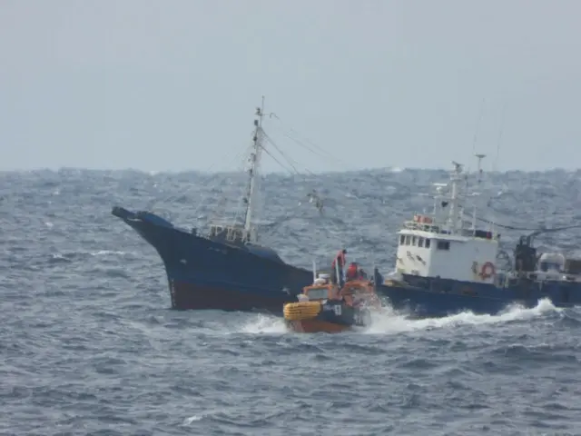 釜山沖で沈没の漁船行方不明者...2日目の捜索突入