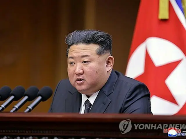 演説する金正恩氏＝（朝鮮中央通信＝聯合ニュース）≪転載・転用禁止≫