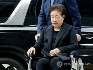 旧統一教会総裁　車椅子で逮捕状審査に出席＝早ければ今夜にも結果