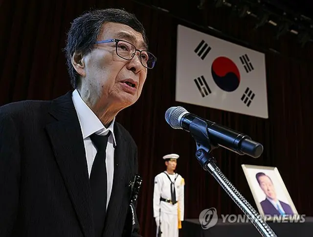 金大中元大統領の死去から１６年を迎えた８月１８日、国立墓地の国立ソウル顕忠院で執り行われた追悼式に出席した金弘業氏＝（聯合ニュース）