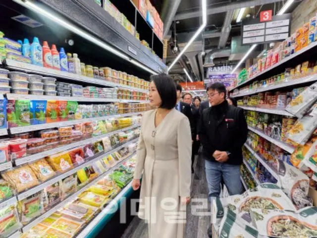 ニューヨークの韓国スーパーを訪れた金大統領夫人…「韓流の熱風を体感」＝韓国報道