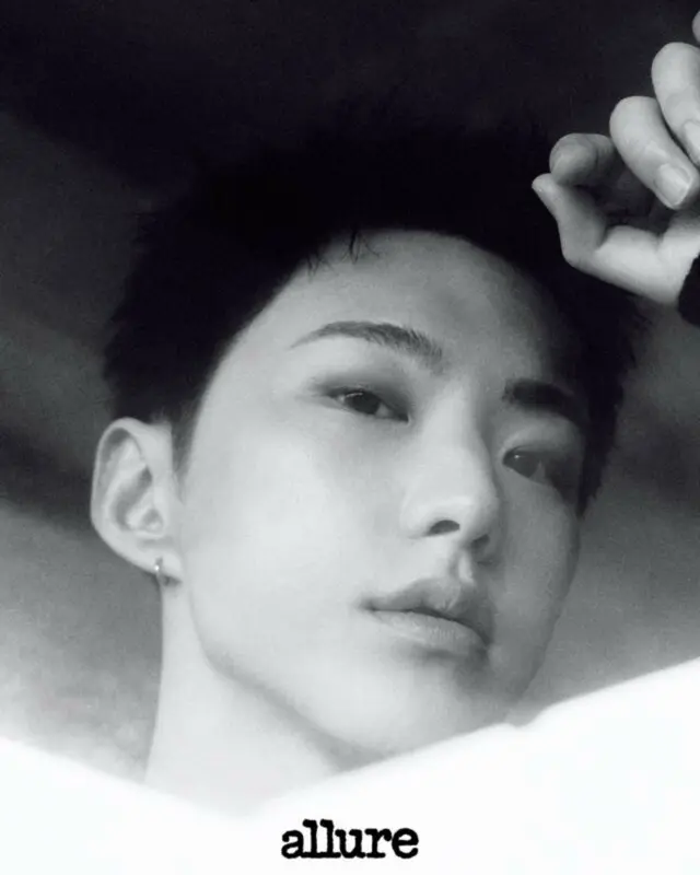 ”入隊”「SEVENTEEN」ホシ、「走り続けた10年間…ファンのことを考えると時間を無駄にすることはできない」…秋のグラビア公開4