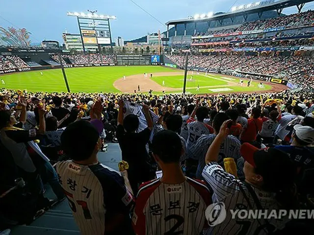 韓国プロ野球　観客動員数が史上初の１２００万人突破