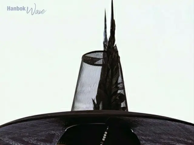 韓服のＰＲモデルを務めるパク・ボゴムさん（文化体育観光部提供）＝（聯合ニュース）≪転載・転用禁止≫