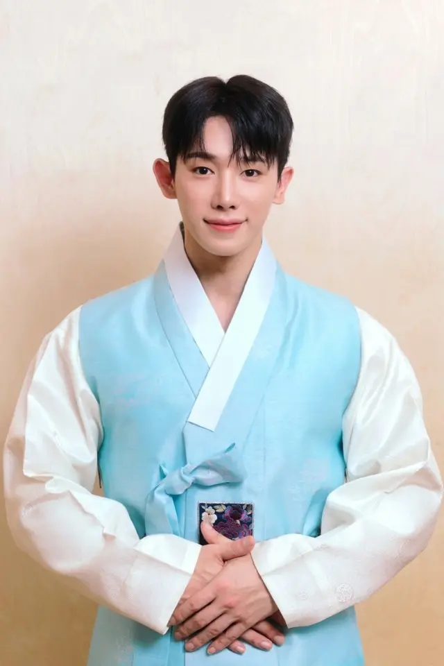 ウォノ(WONHO)が温かい秋夕（チュソク、中秋節）のあいさつをした。