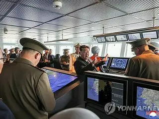 金正恩氏　北朝鮮版イージス艦を視察