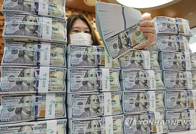 米ドル紙幣（資料写真）＝（聯合ニュース）
