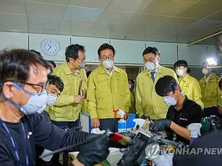 李大統領　休暇中に火災発生の政府システム拠点視察＝被害状況確認