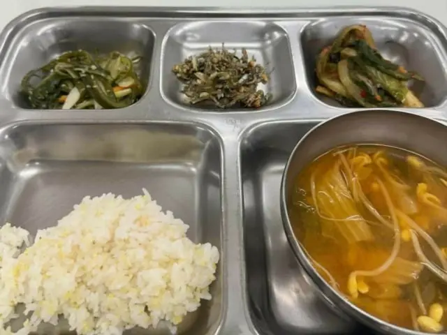 ある日の韓国電力公社保寧支社の職員食堂の献立