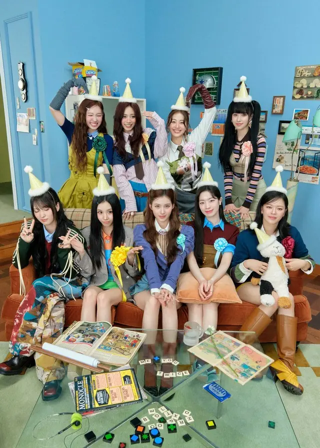 「TWICE」デビュー10周年記念アルバム「TEN: The story Goes On」をリリース