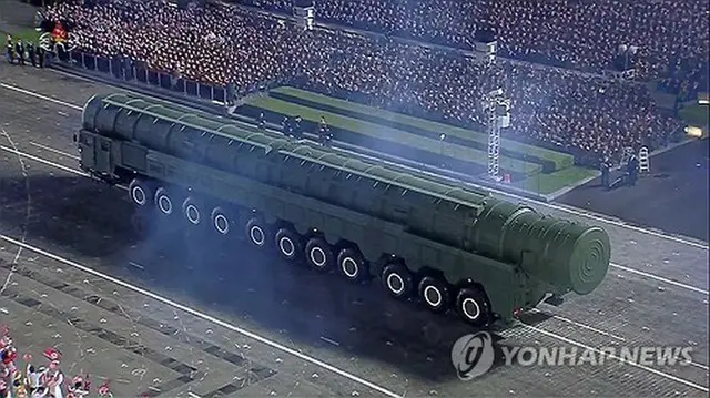 北朝鮮が軍事パレードで公開した新型ＩＣＢＭ「火星２０」（朝鮮中央テレビより）＝（聯合ニュース）≪転載・転用禁止≫