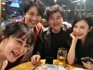 極秘結婚したチョン・ウソン、飲み会で近況キャッチ…ひげを伸ばしてニッコリ