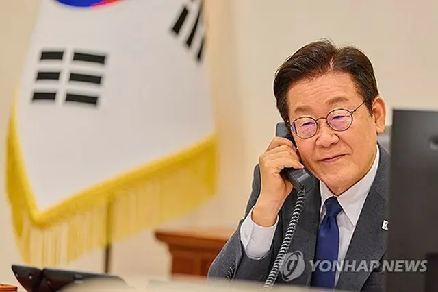 李大統領はエジプトのシシ大統領と電話会談を行った（大統領室提供）＝（聯合ニュース）≪転載・転用禁止≫
