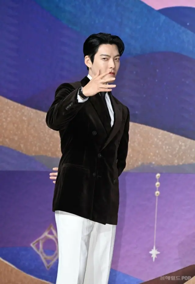 俳優キム・ウビン、センスあるコメントが話題