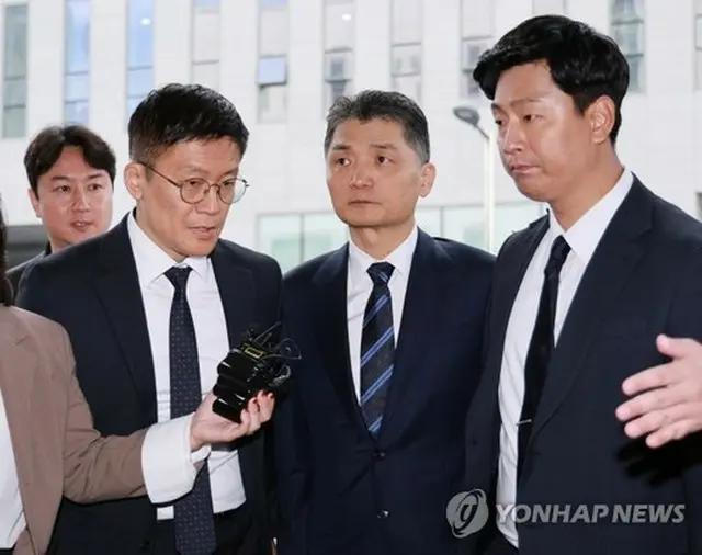 出廷する金範洙氏（資料写真）＝（聯合ニュース）