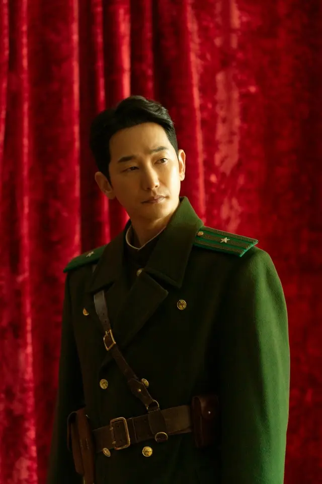 パク・シフ、映画「神の楽団」で北朝鮮将校に扮する