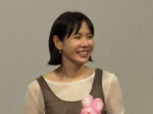 女優ソン・イェジン、舞台あいさつ中に嗚咽1