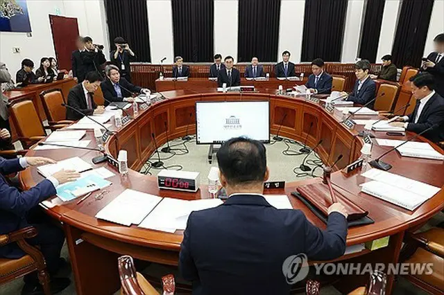 国会情報委員会の全体会議（共同取材）＝２２日、ソウル（聯合ニュース）