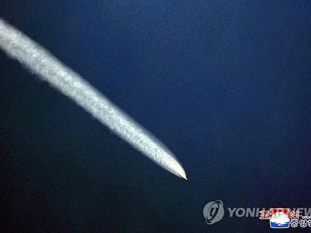 北朝鮮の朝鮮中央通信は２３日、「新たな武器体系」である極超音速ミサイルの発射実験を２２日に実施したと報じた。同通信が公開した写真＝（朝鮮中央通信＝聯合ニュース）
