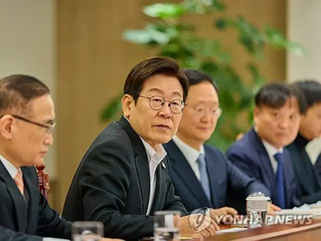 李大統領支持率　２ポイント上昇の５６％＝与党４３％・最大野党２５％