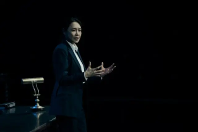 女優キム・シンロク、世の中に出る勇気一歩…一人芝居「プリマ・ファシ」が投げかけた質問