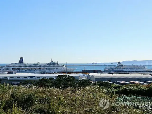 ＡＰＥＣの「海上ホテル」　日本人ら約１千人宿泊するクルーズ船２隻が韓国入港