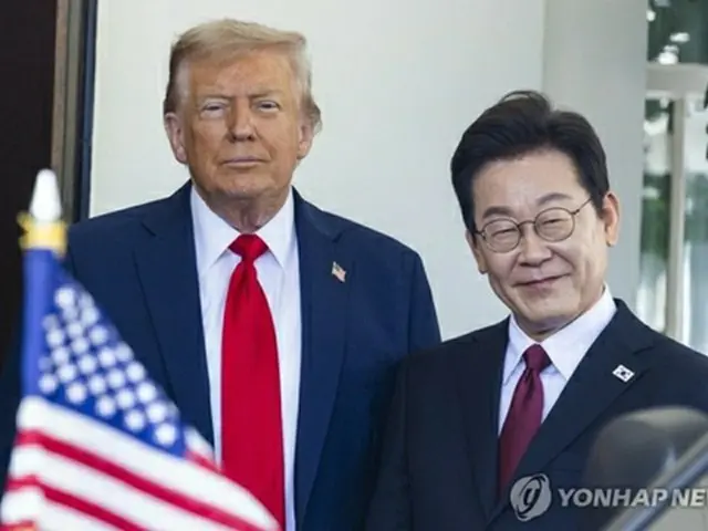 ８月に米ホワイトハウスで会談した韓米首脳＝（聯合ニュース）