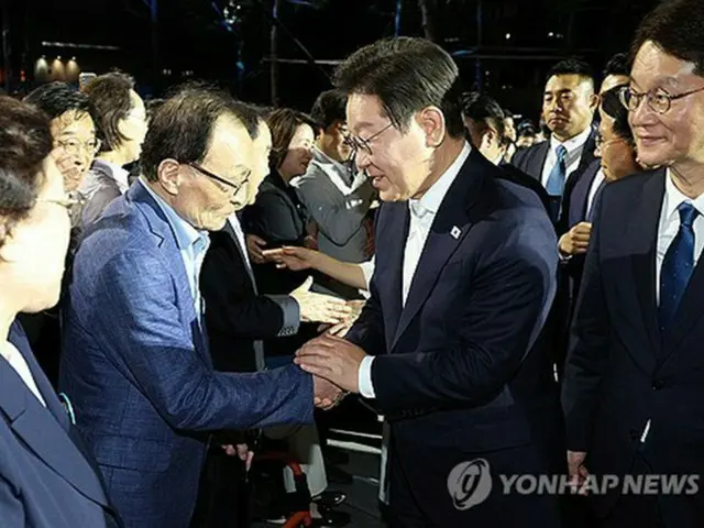韓国統一諮問機関の首席副議長に李海チャン元首相
