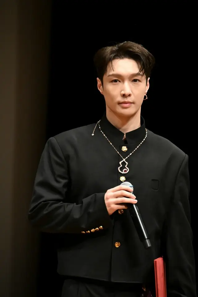 【イベントレポ】「EXO」LAY(張芸興/チャン・イーシン)、最優秀主演男優賞受賞!“アイドルは演技ができない”は過去の話「きょう、ここに立っているのはアイドルであり、俳優でもある張芸興です!」