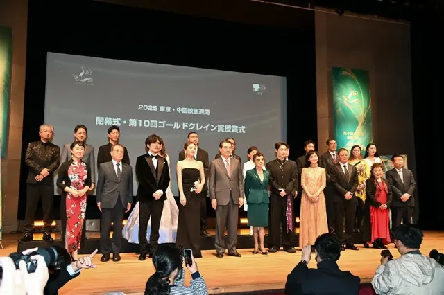 【イベントレポ】「EXO」LAY(張芸興/チャン・イーシン)、最優秀主演男優賞受賞!“アイドルは演技ができない”は過去の話「きょう、ここに立っているのはアイドルであり、俳優でもある張芸興です!」2