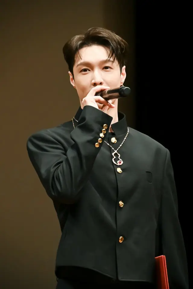 【イベントレポ】「EXO」LAY(張芸興/チャン・イーシン)、最優秀主演男優賞受賞!“アイドルは演技ができない”は過去の話「きょう、ここに立っているのはアイドルであり、俳優でもある張芸興です!」4