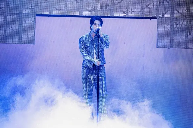 「BTS」JIN、「もっとステキな公演でお目にかかる」…完全体カムバック予告