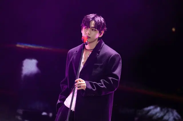 2日目の公演に応援に駆け付けたメンバーのV