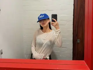 「TWICE」ジヒョ、家族旅行中にも破格のシースルールック… くらくらするグラマーは違うね