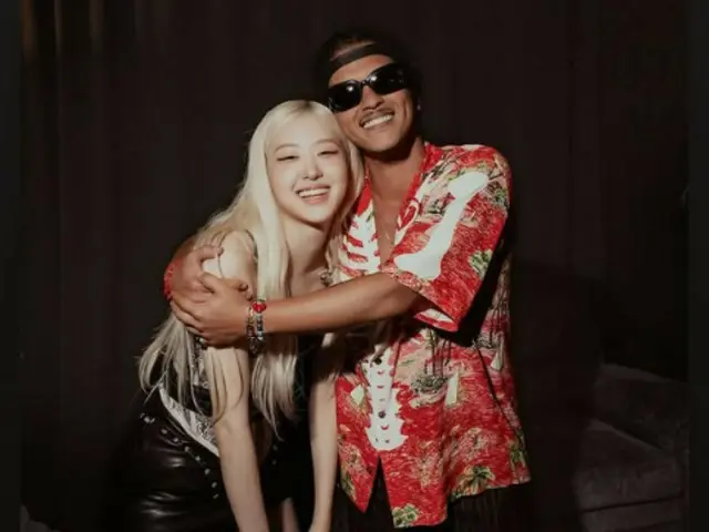 「BLACKPINK」ROSE、グラミー賞ノミネートでブルーノ・マーズと満面の笑み…「KPOPガールズ! デーモン・ハンターズ」も